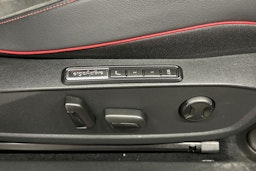 punainen Volkswagen ID.4 2023 kuva 18.