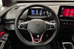 punainen Volkswagen ID.4 2023 kuva 19.