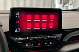 punainen Volkswagen ID.4 2023 kuva 25.