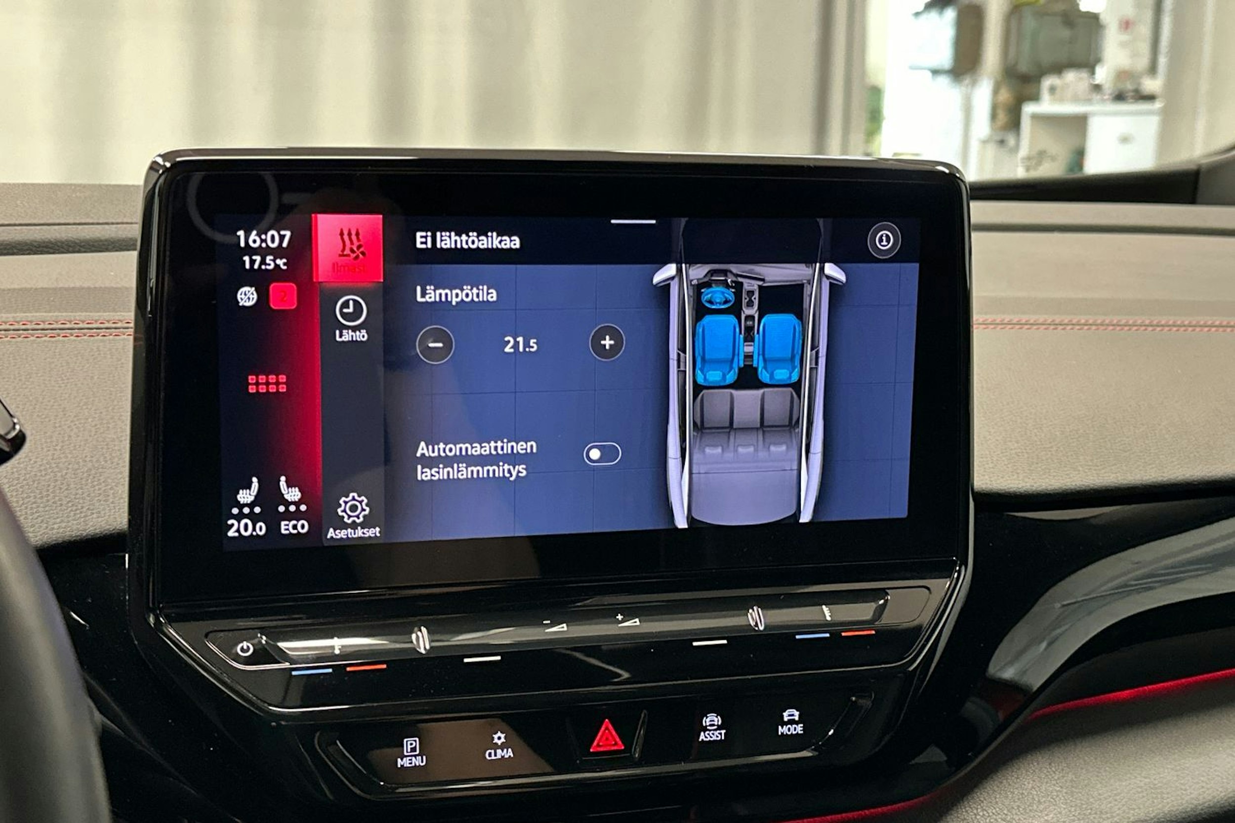 punainen Volkswagen ID.4 2023 kuva 28.
