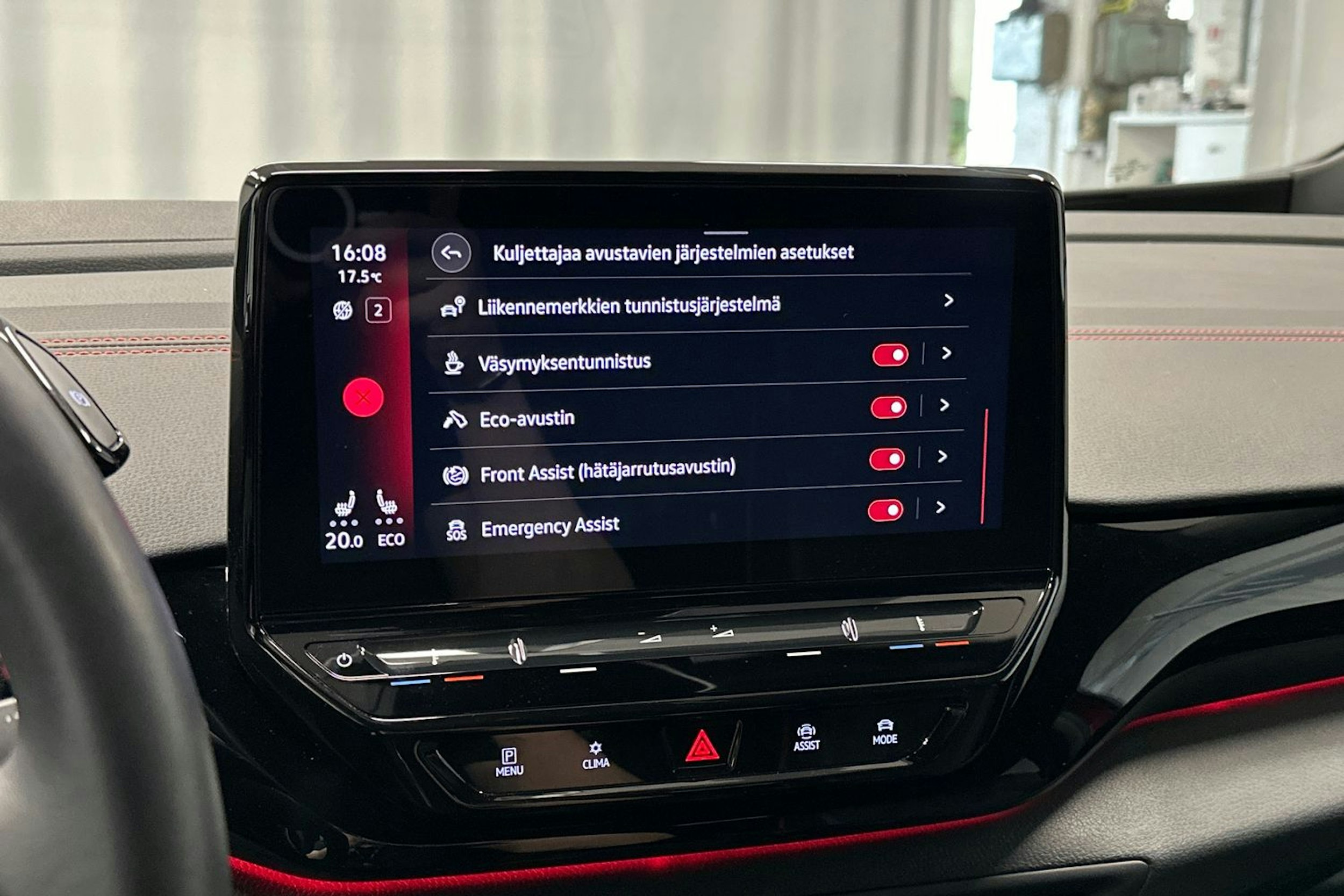 punainen Volkswagen ID.4 2023 kuva 32.