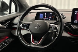 valkoinen Volkswagen ID.4 2023 kuva 16.