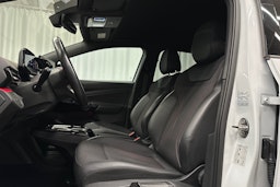 valkoinen Volkswagen ID.4 2023 kuva 17.