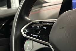 valkoinen Volkswagen ID.4 2023 kuva 19.