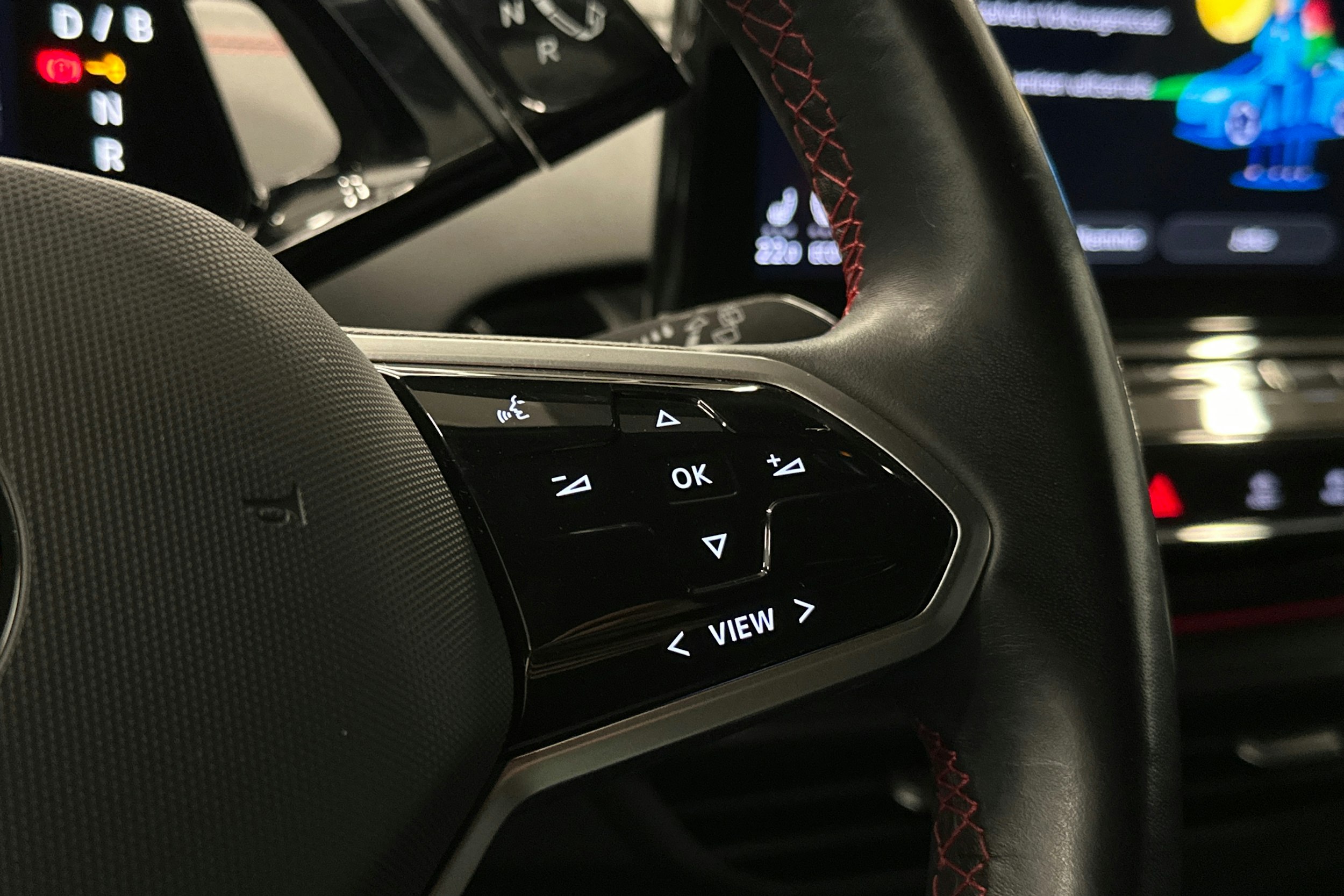 valkoinen Volkswagen ID.4 2023 kuva 20.