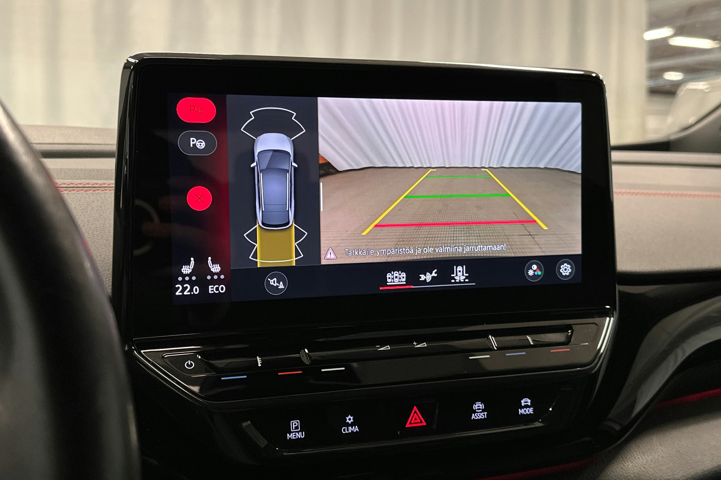 valkoinen Volkswagen ID.4 2023 kuva 23.