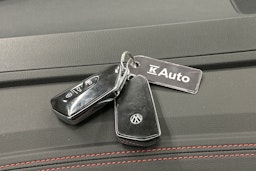 valkoinen Volkswagen ID.4 2023 kuva 29.