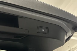 harmaa Volkswagen ID.4 2023 kuva 17.