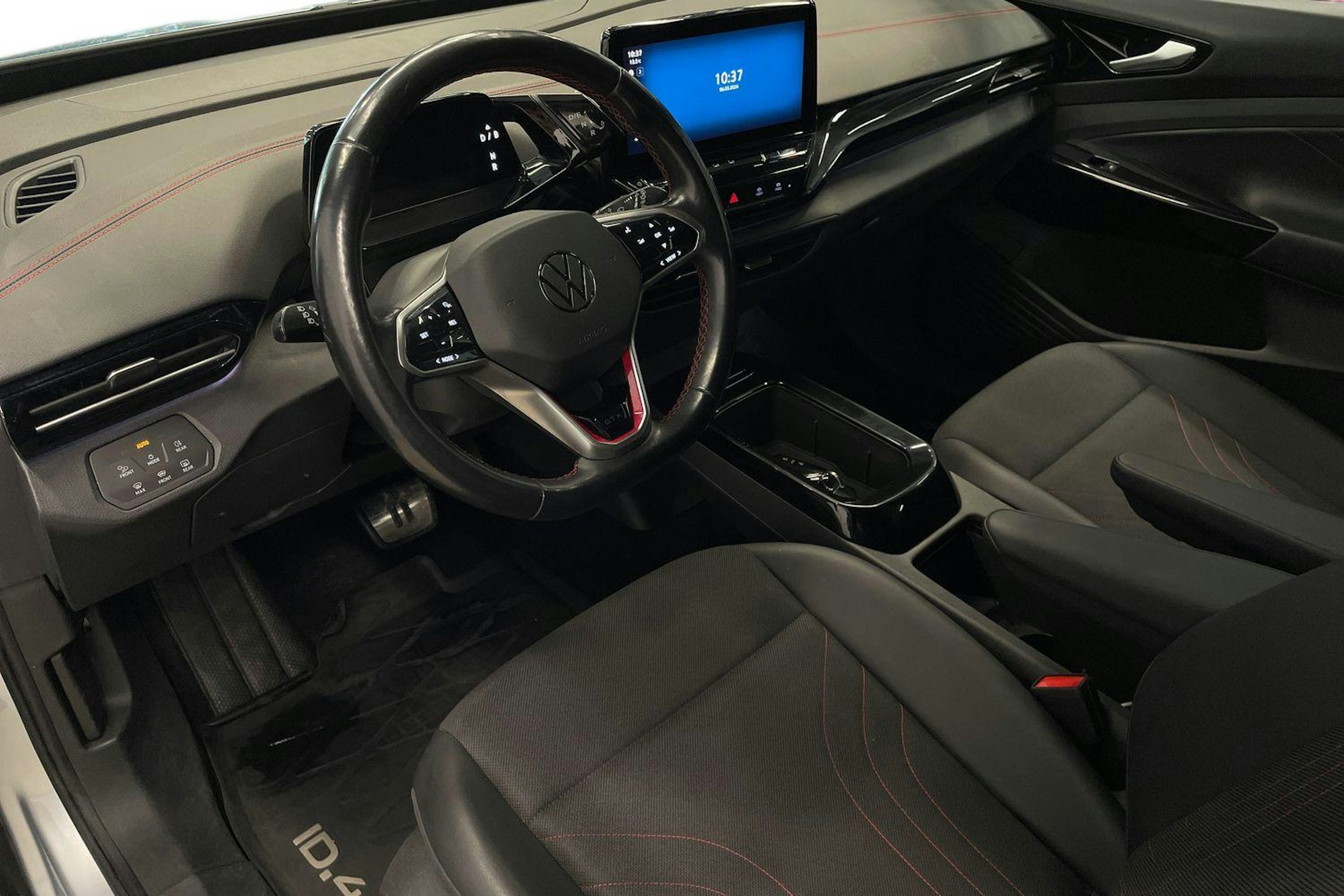 Harmaa Volkswagen ID.4 2023 kuva 6.