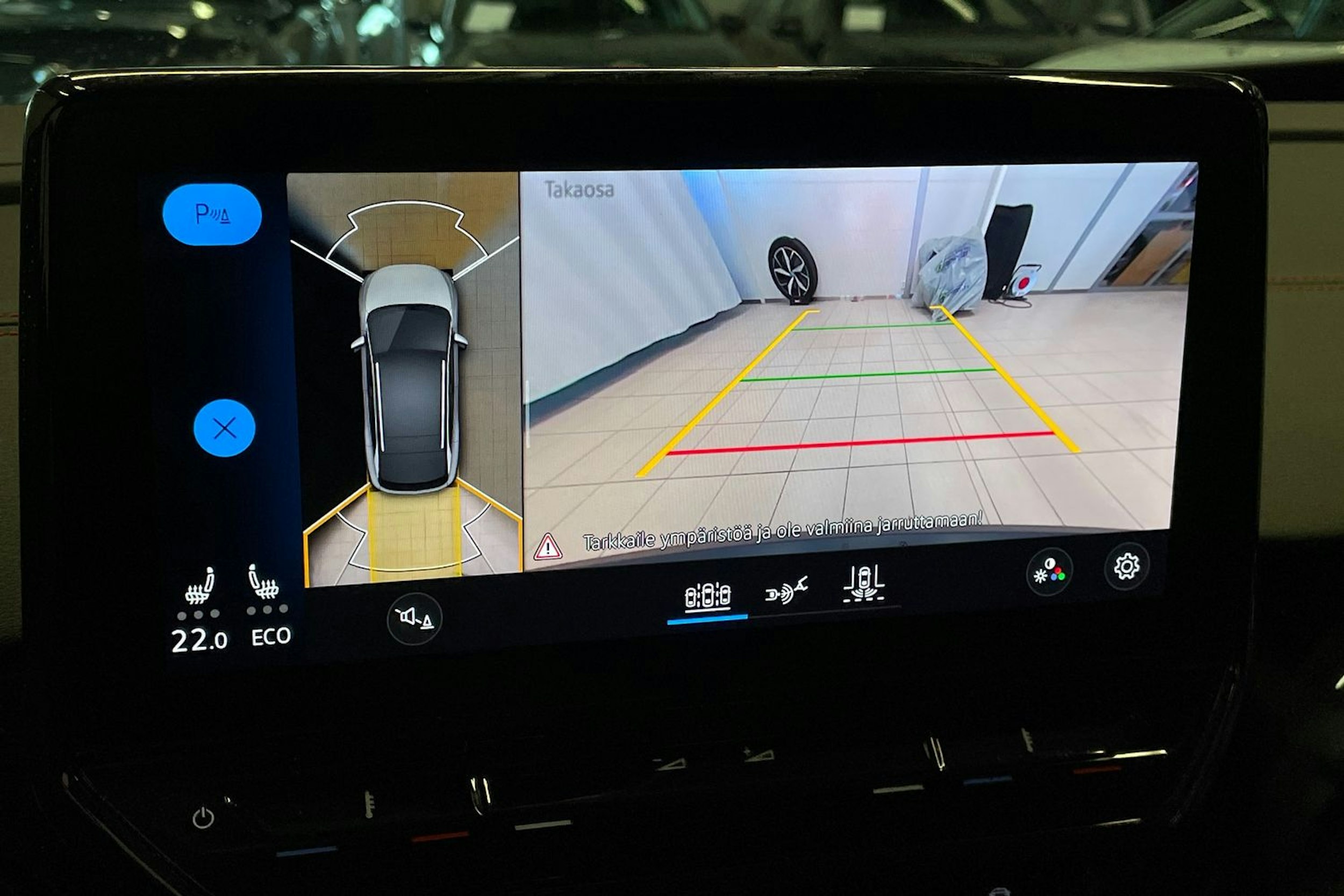 Harmaa Volkswagen ID.4 2023 kuva 17.