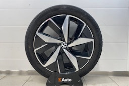 Harmaa Volkswagen ID.4 2023 kuva 21.