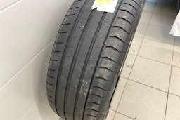 Harmaa Volkswagen ID.4 2023 kuva 22.