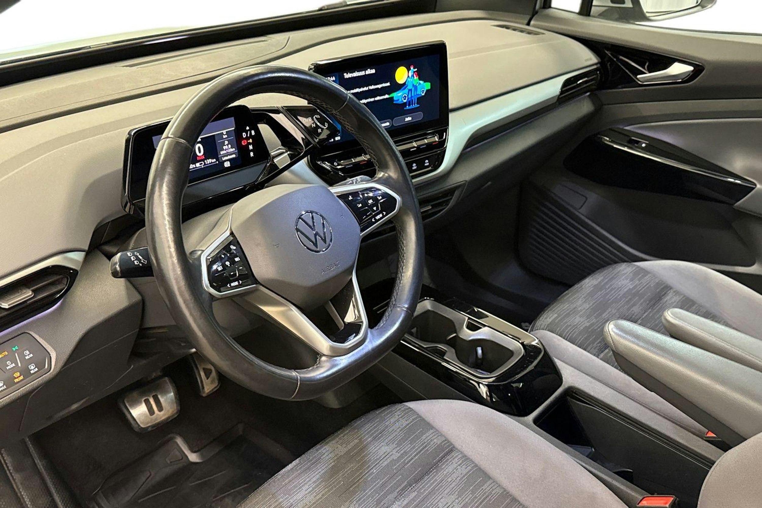 Harmaa Volkswagen ID.4 2023 kuva 7.