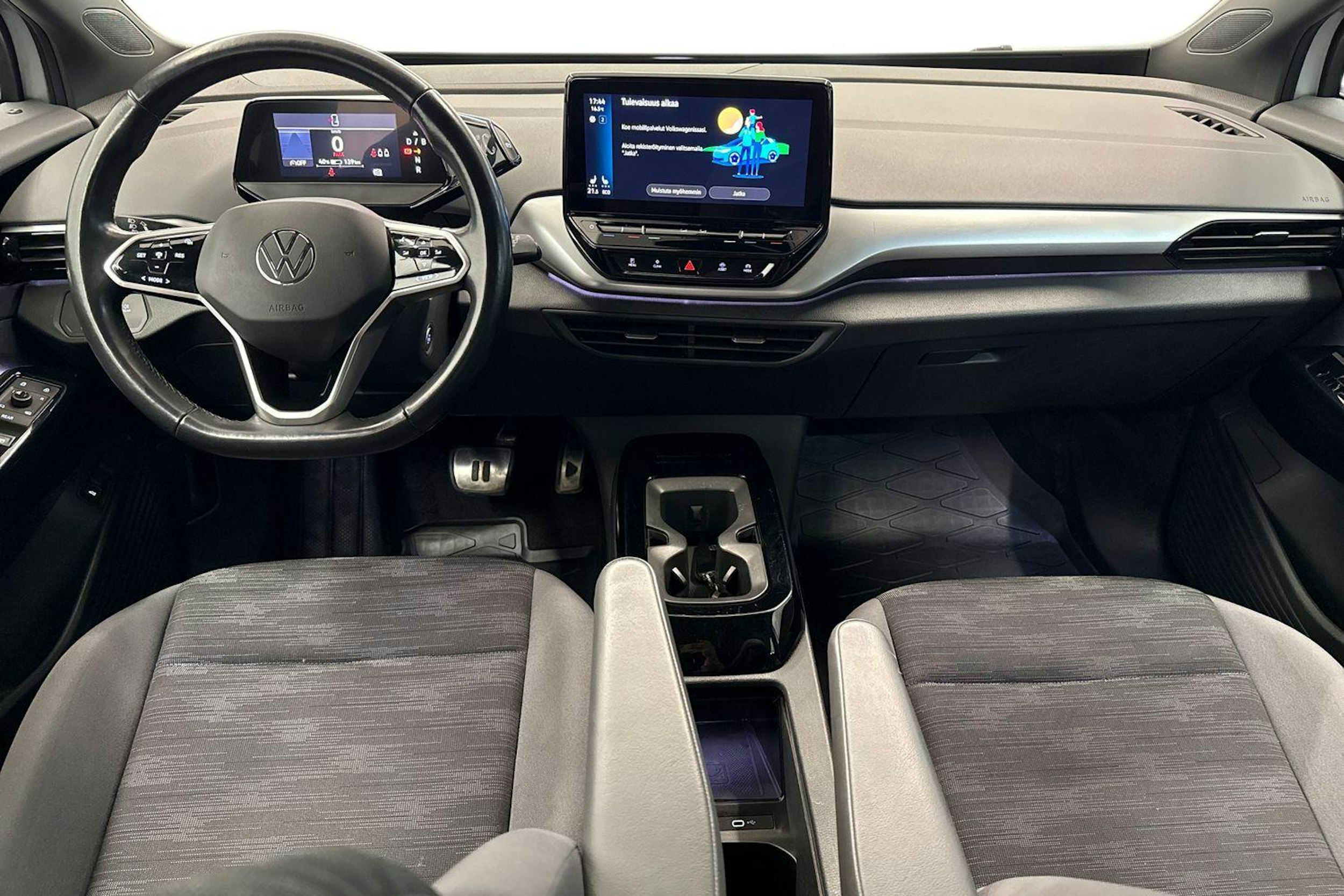 Harmaa Volkswagen ID.4 2023 kuva 9.
