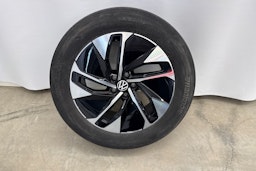 Harmaa Volkswagen ID.4 2023 kuva 13.