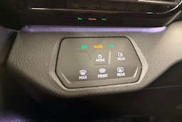 Harmaa Volkswagen ID.4 2023 kuva 18.