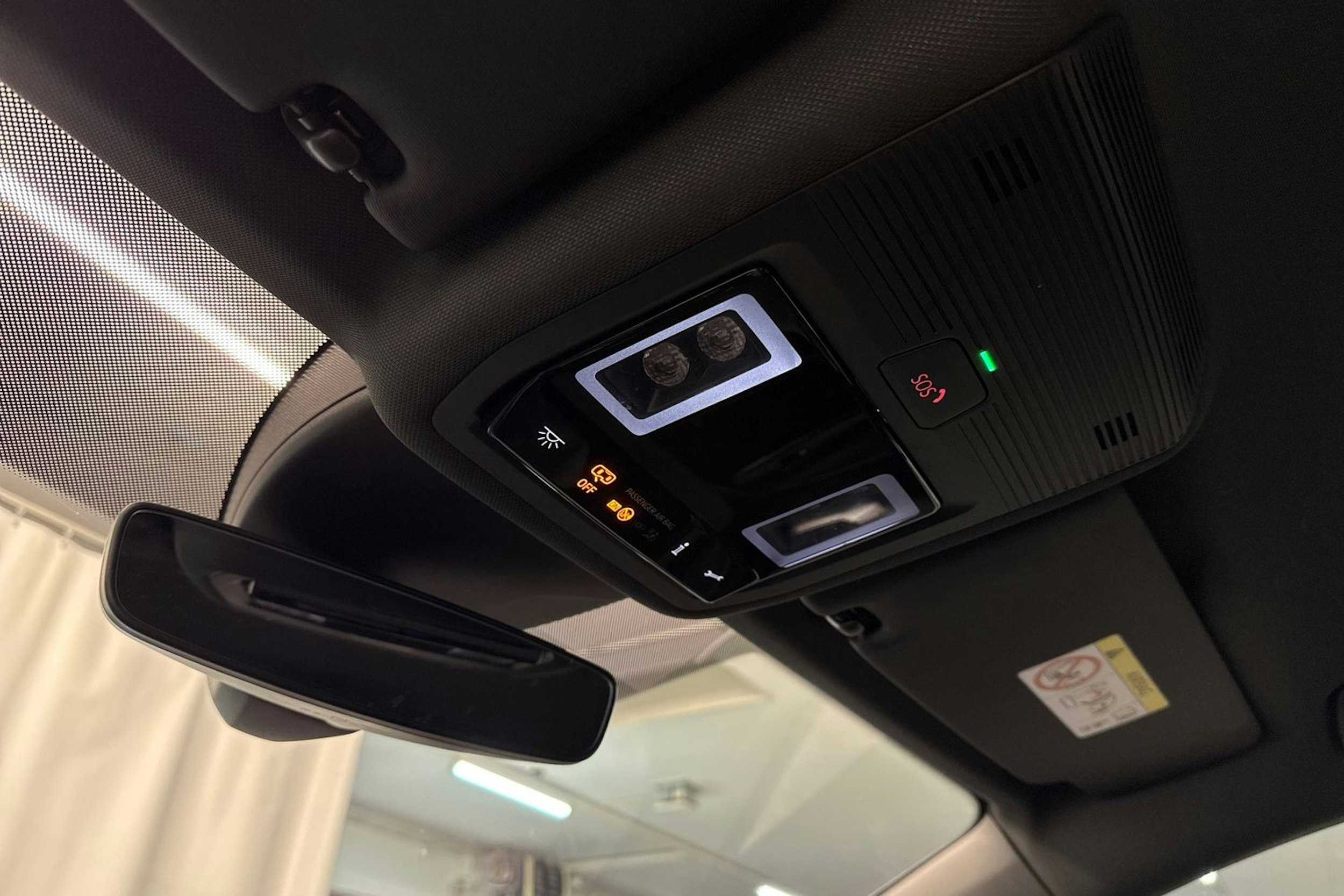 Harmaa Volkswagen ID.4 2023 kuva 22.