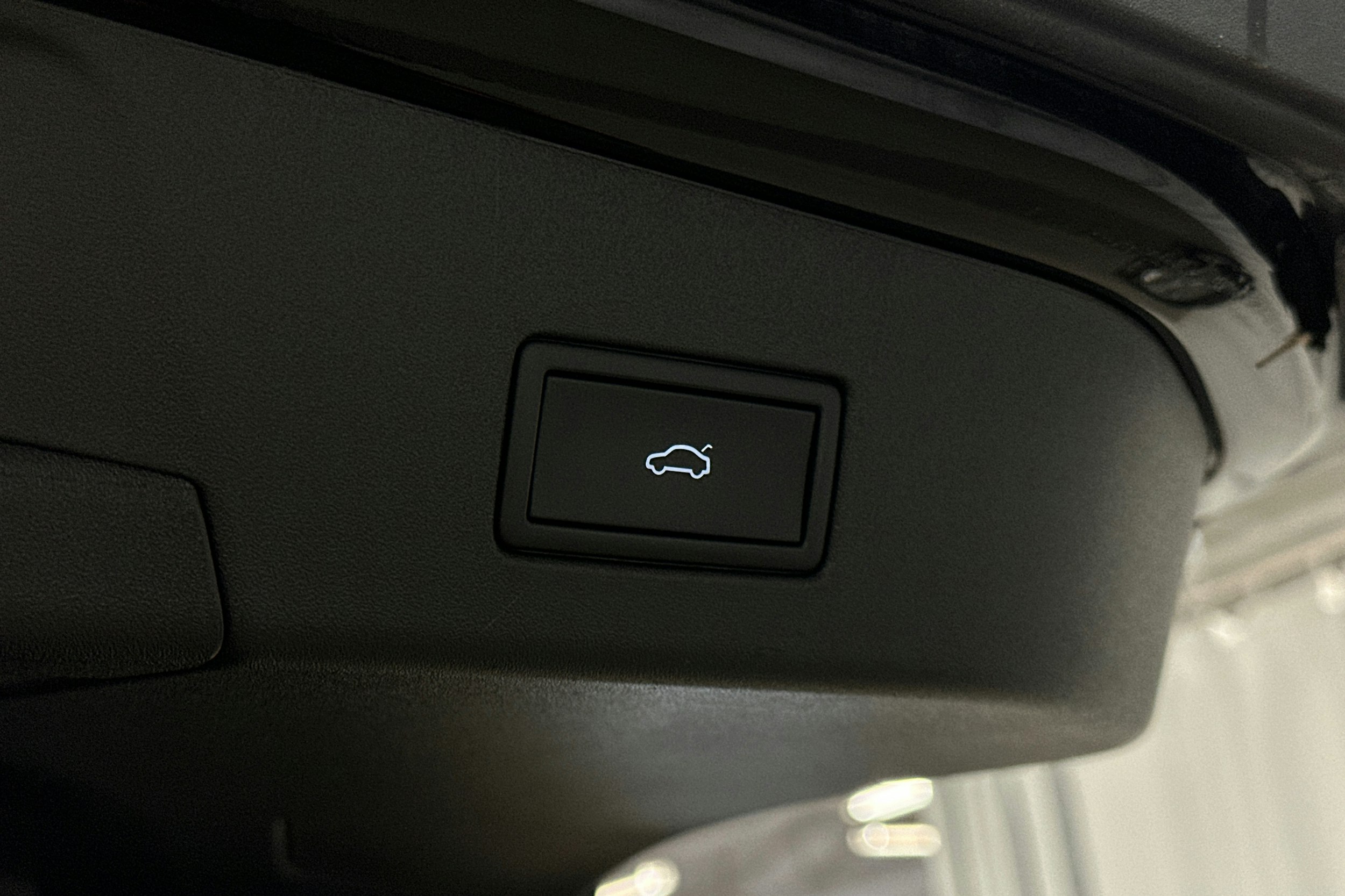 musta Volkswagen ID.4 2023 kuva 16.