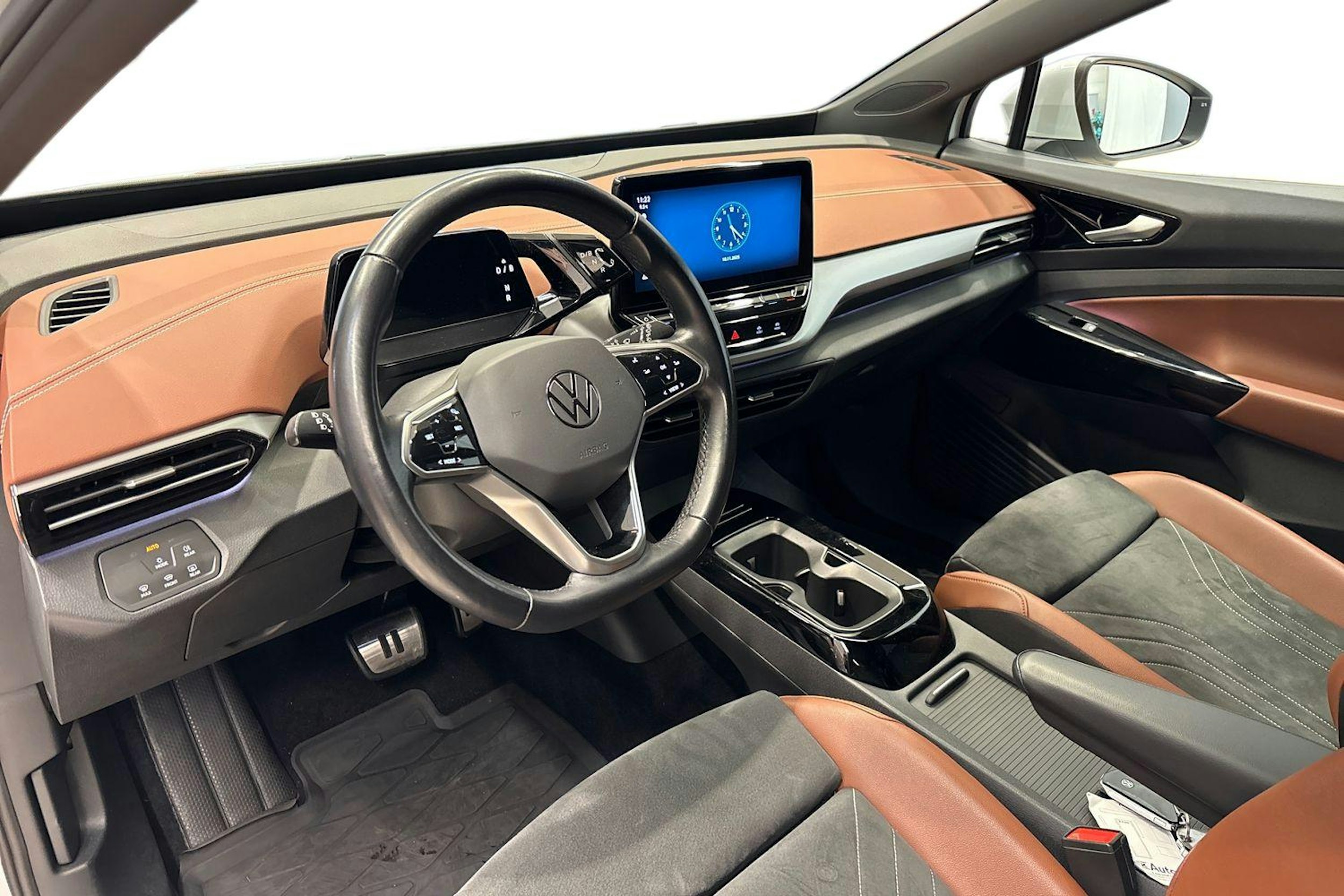 valkoinen Volkswagen ID.4 2023 kuva 7.