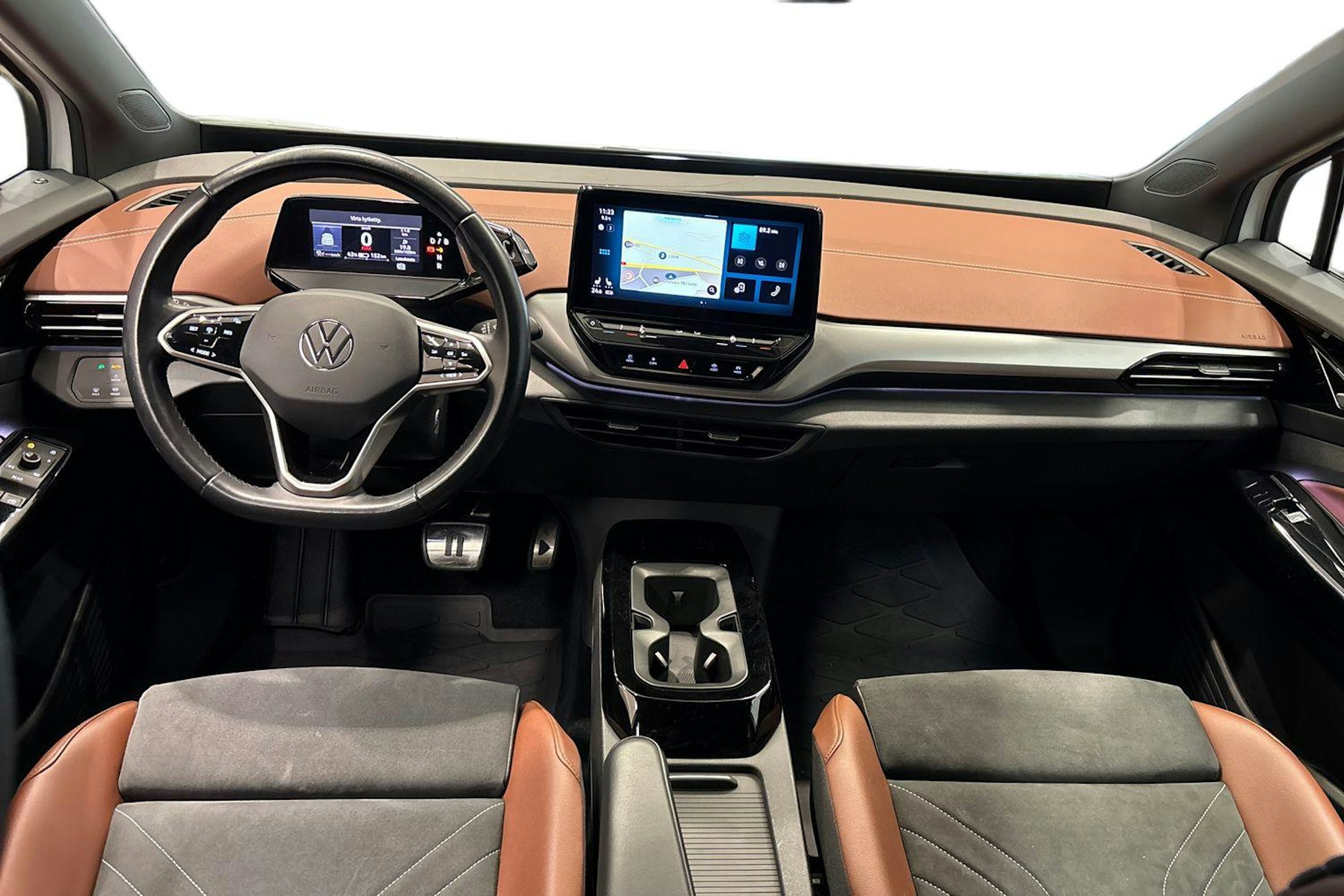 valkoinen Volkswagen ID.4 2023 kuva 9.