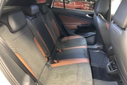 valkoinen Volkswagen ID.4 2023 kuva 15.