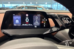 valkoinen Volkswagen ID.4 2023 kuva 17.