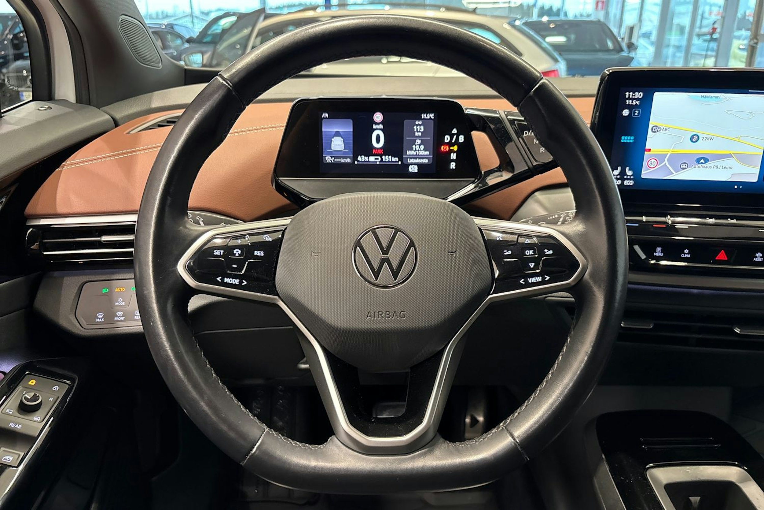 valkoinen Volkswagen ID.4 2023 kuva 18.