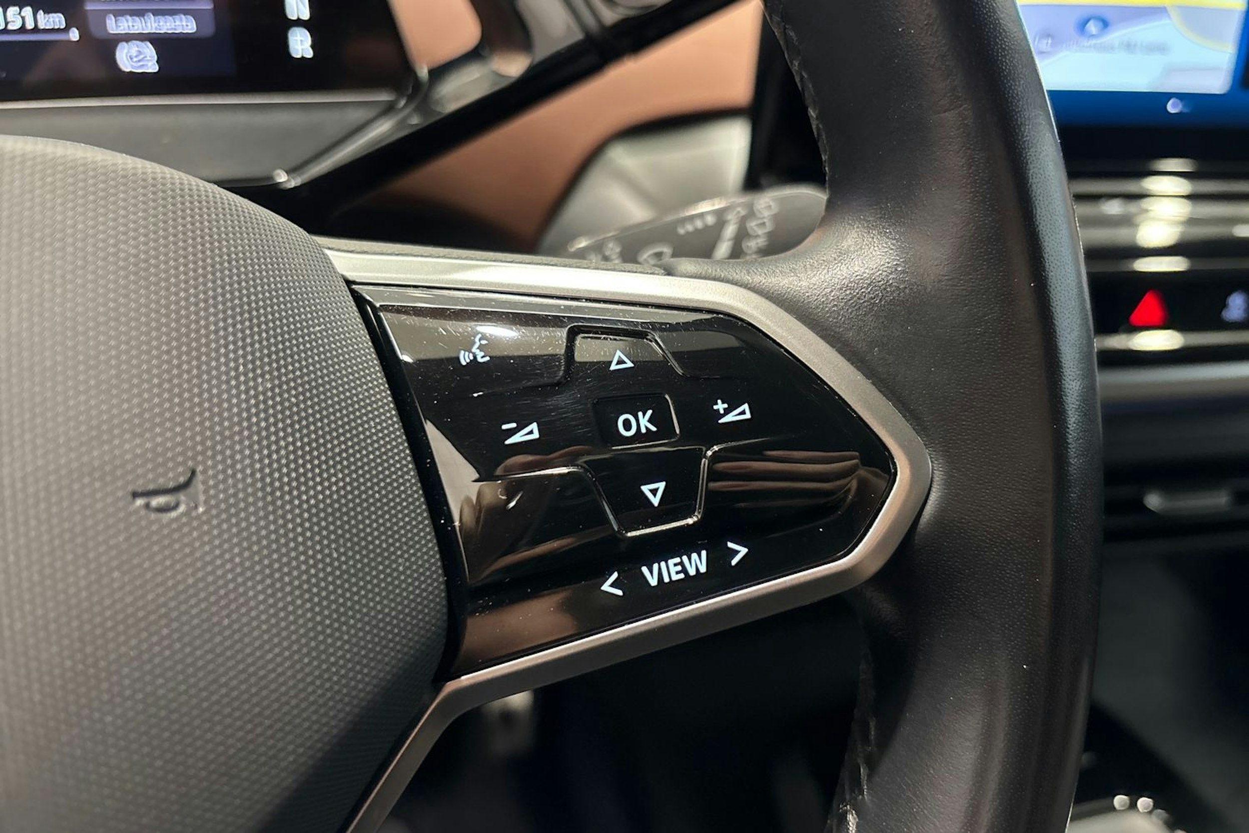 valkoinen Volkswagen ID.4 2023 kuva 20.