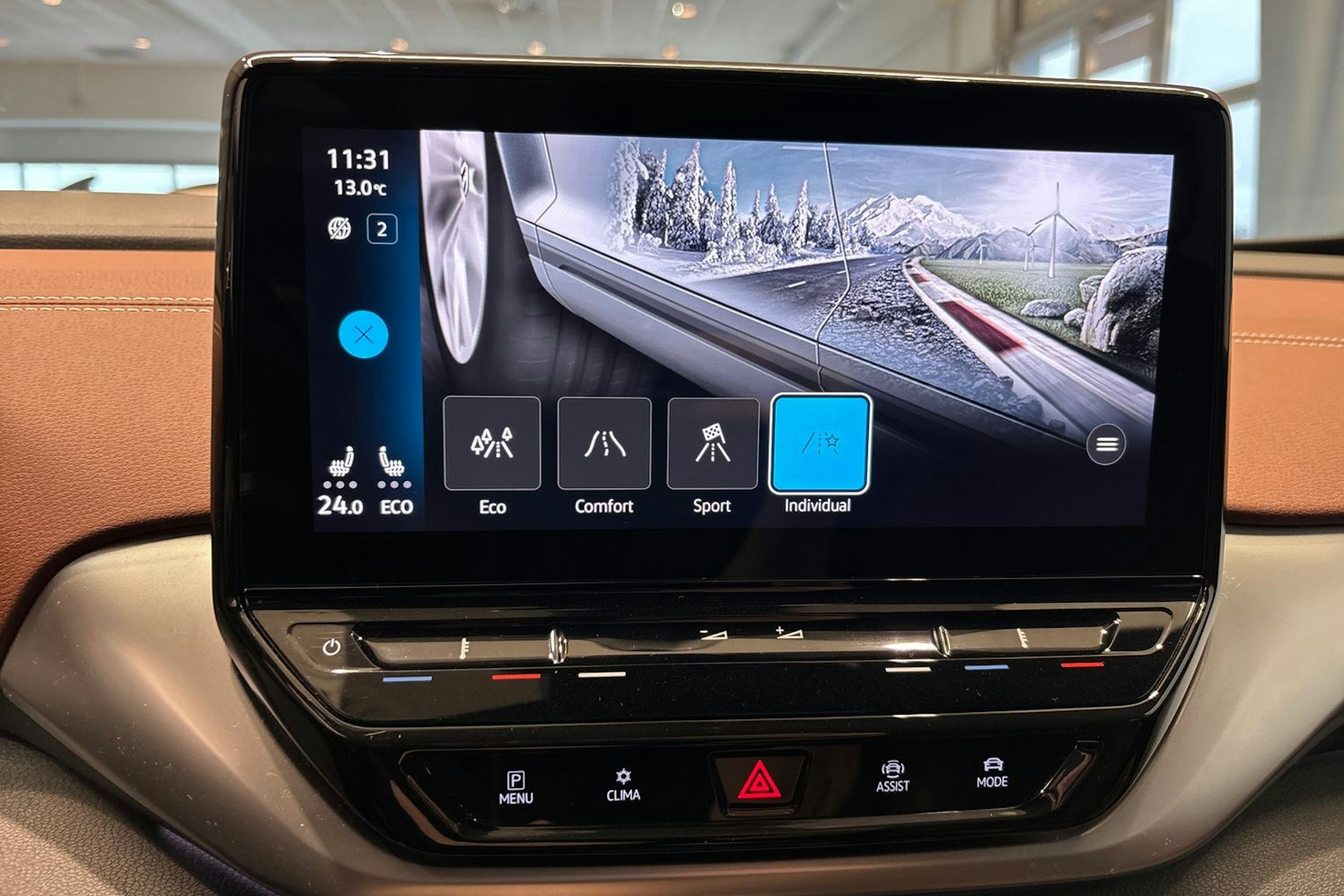 valkoinen Volkswagen ID.4 2023 kuva 22.