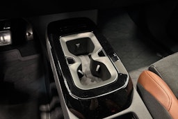 valkoinen Volkswagen ID.4 2023 kuva 27.