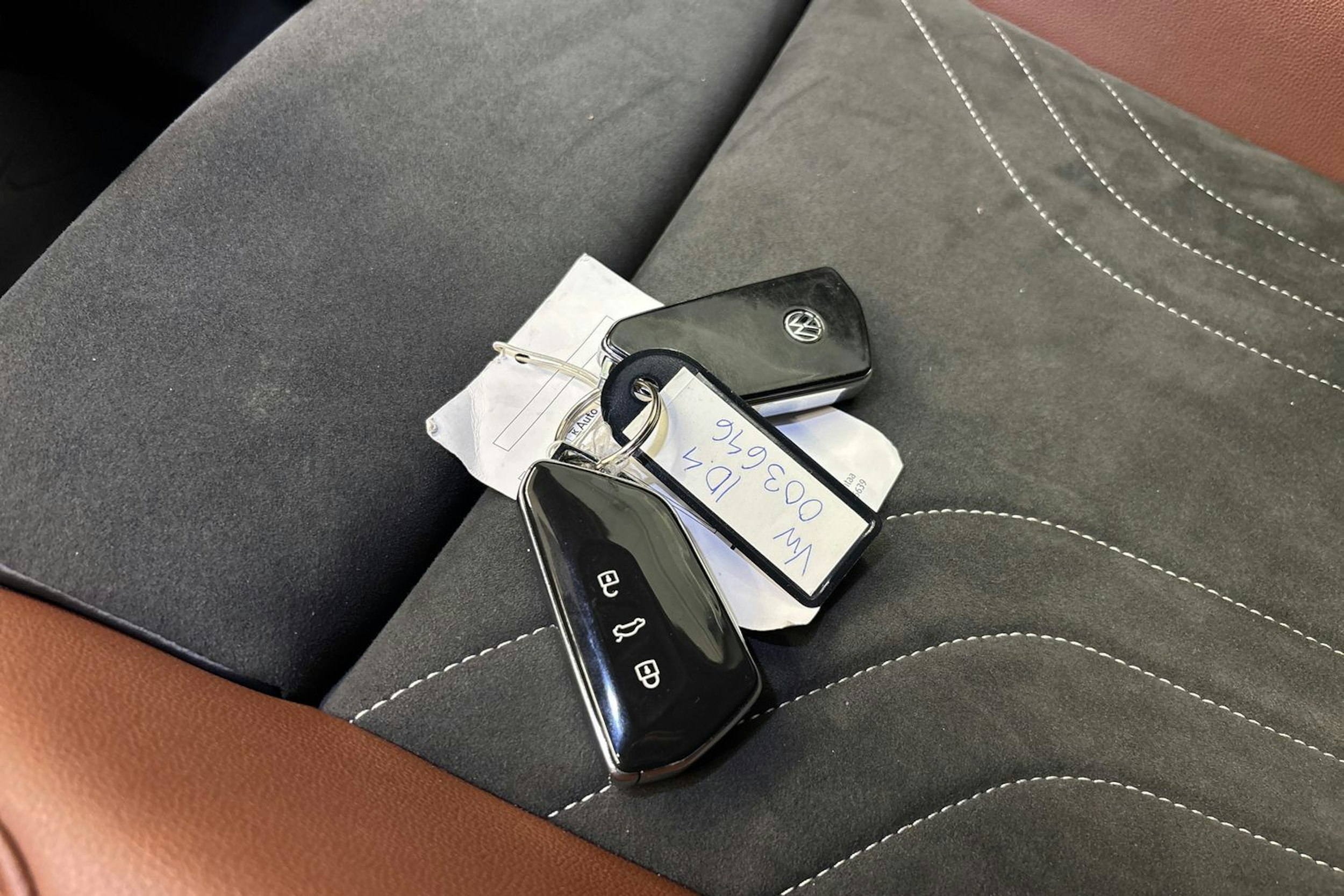 valkoinen Volkswagen ID.4 2023 kuva 30.