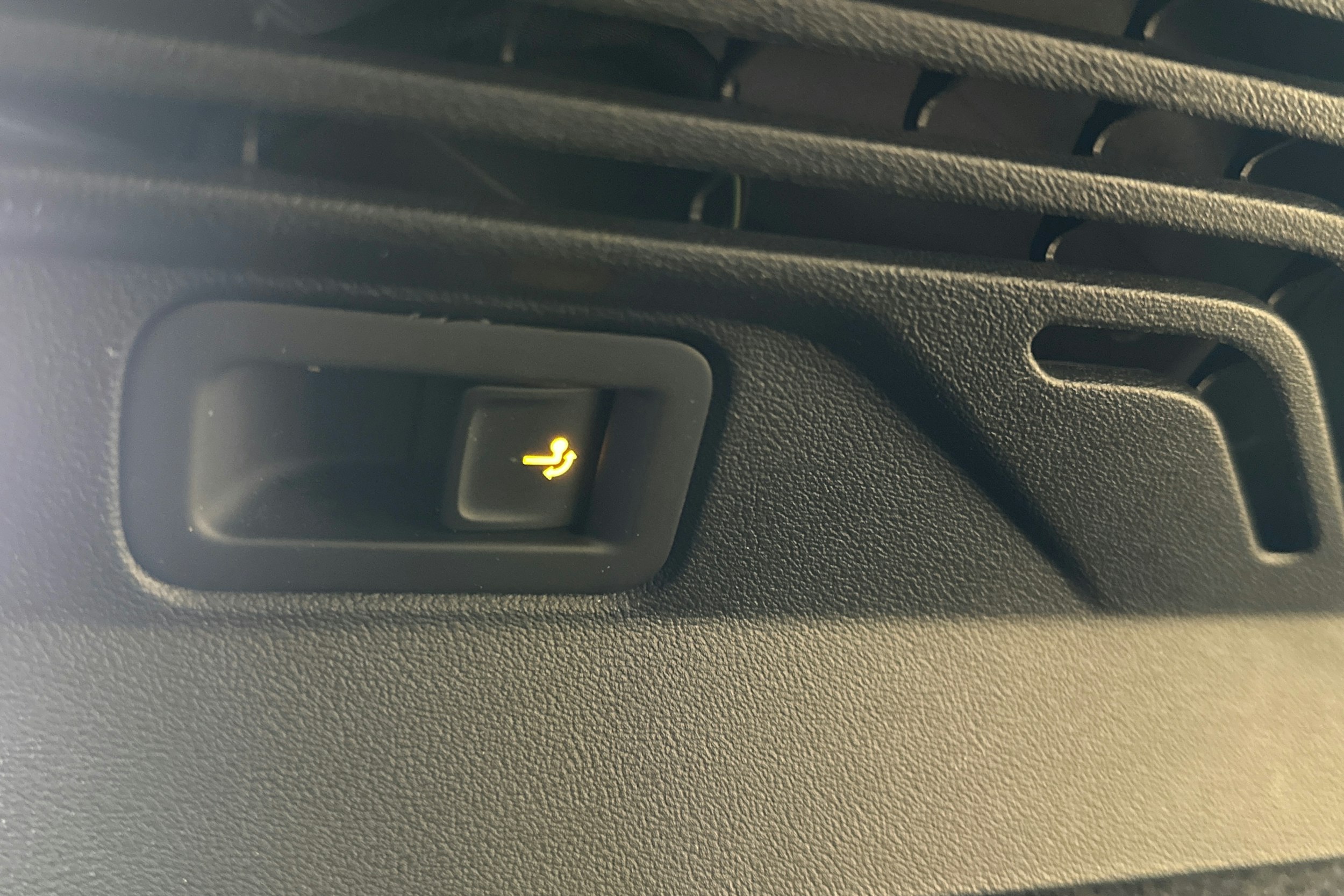 musta Volkswagen ID.4 2023 kuva 15.