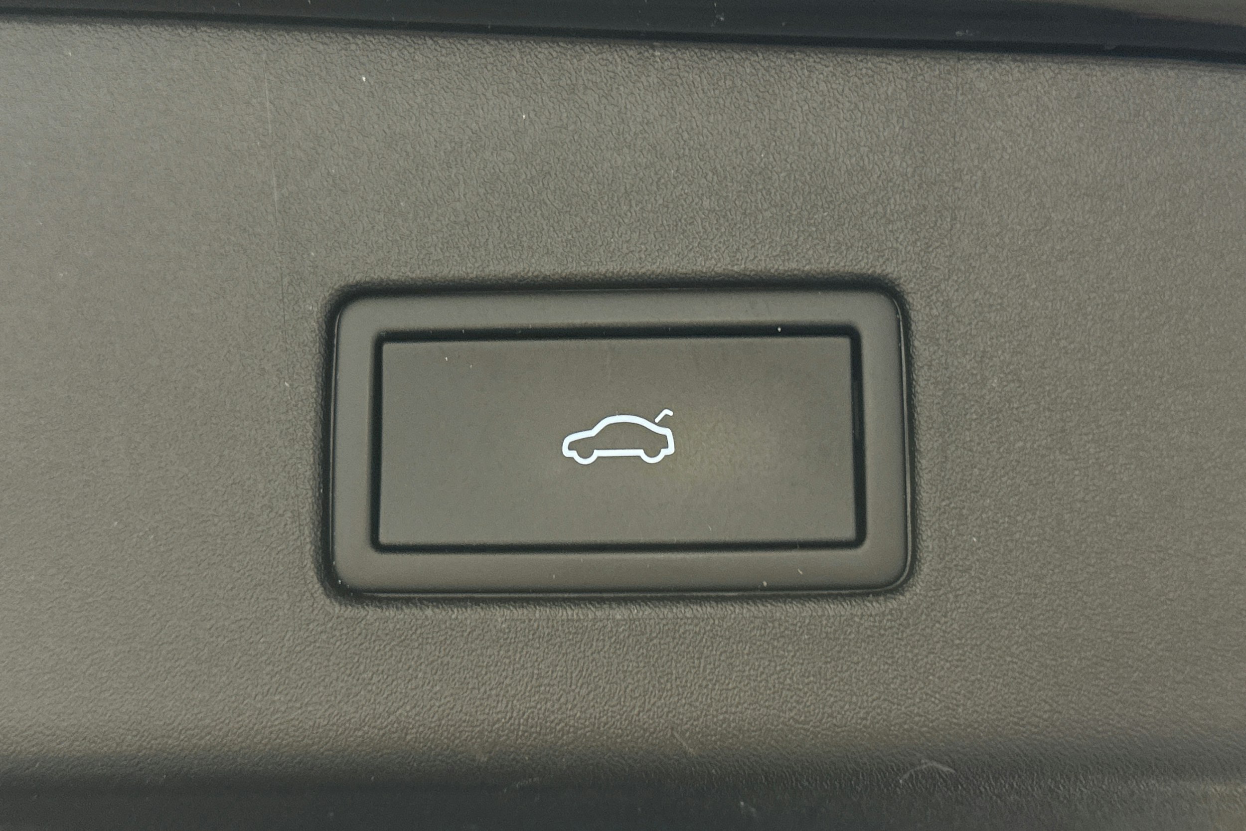 musta Volkswagen ID.4 2023 kuva 16.