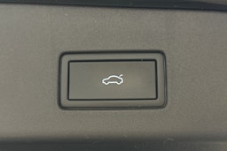 musta Volkswagen ID.4 2023 kuva 16.