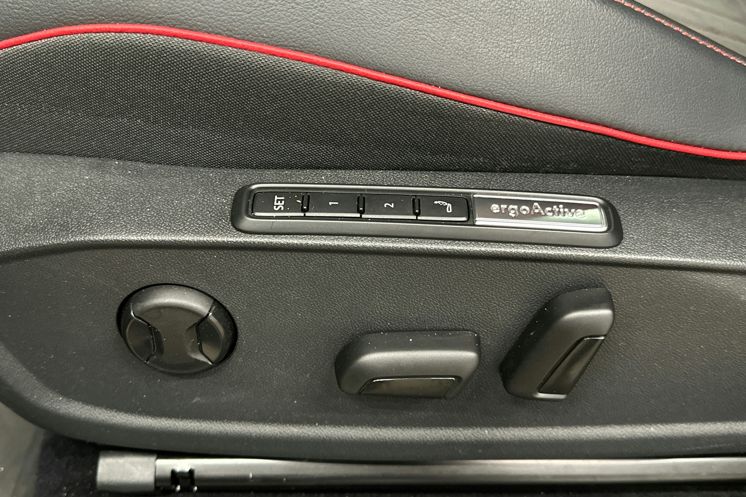 musta Volkswagen ID.4 2023 kuva 18.