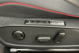 musta Volkswagen ID.4 2023 kuva 18.