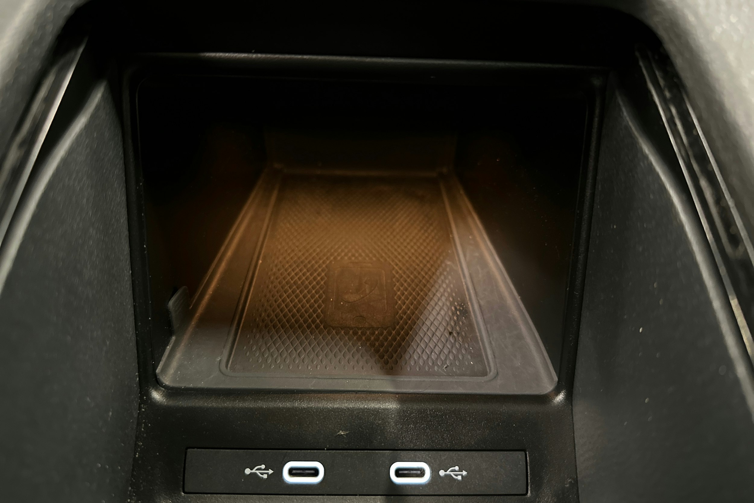 musta Volkswagen ID.4 2023 kuva 25.