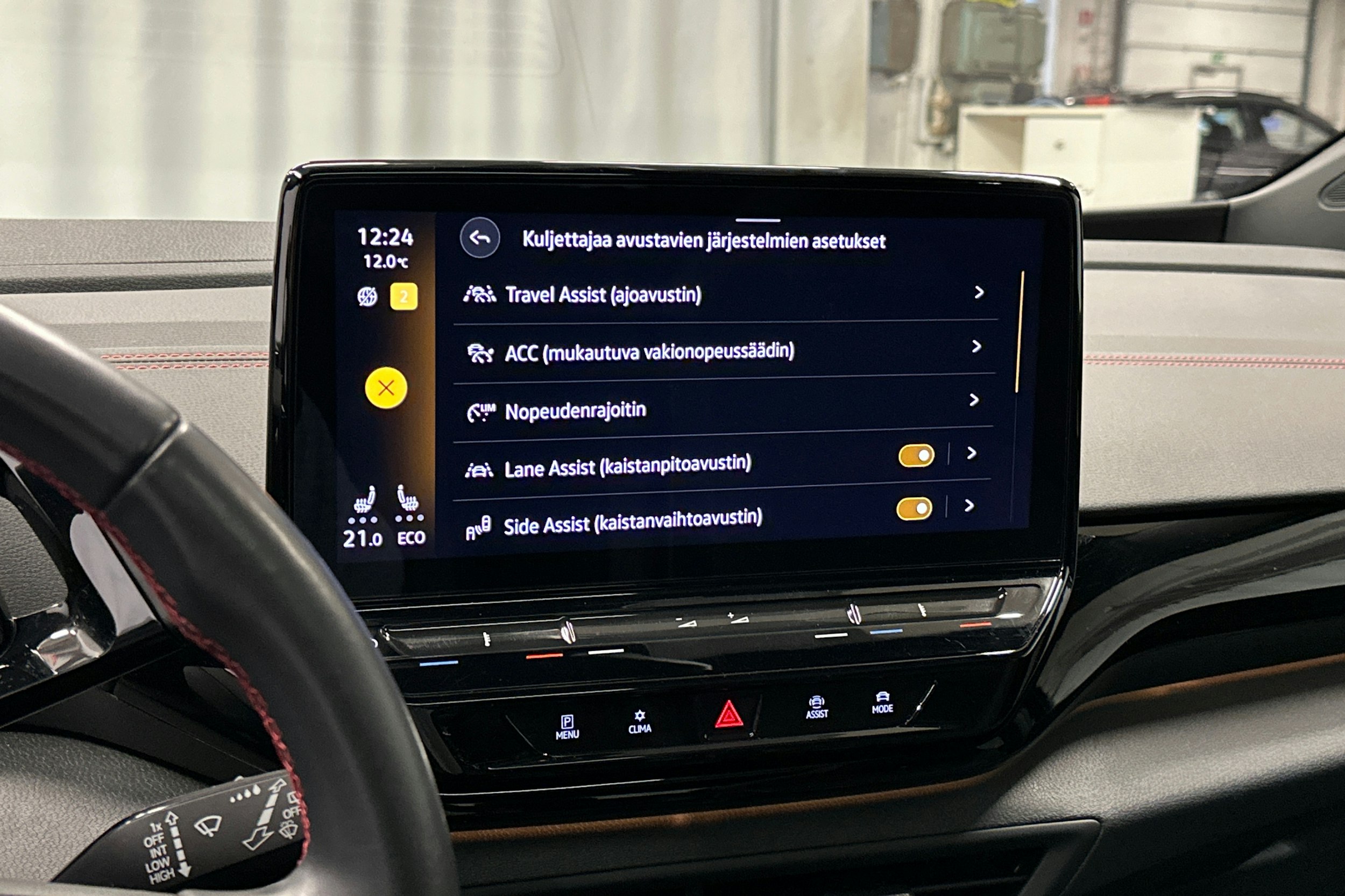 musta Volkswagen ID.4 2023 kuva 30.