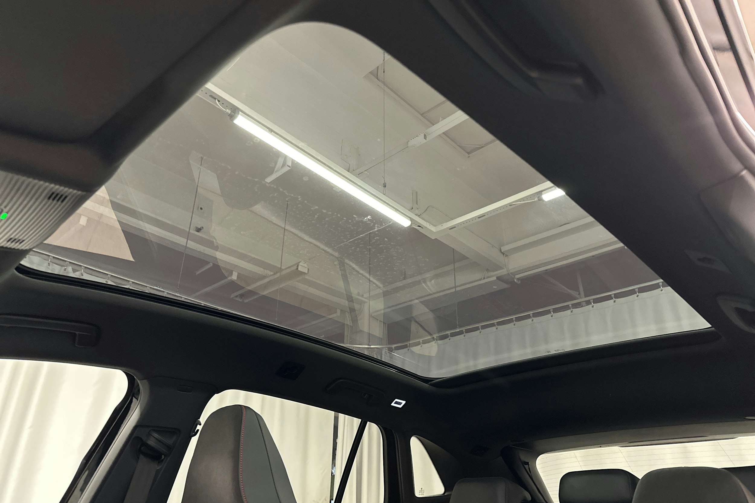 musta Volkswagen ID.4 2023 kuva 35.