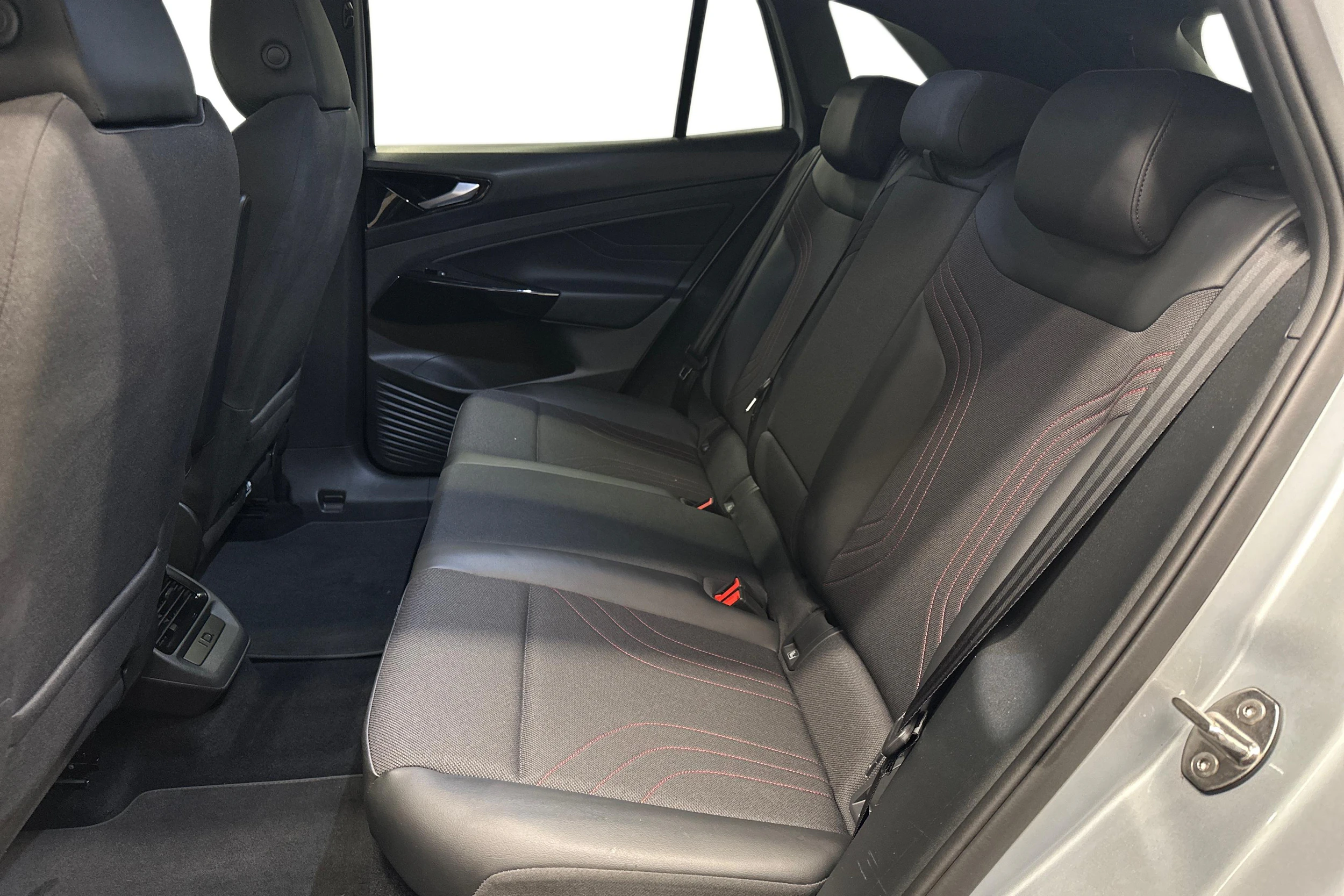 hopea Volkswagen ID.4 2022 kuva 8.
