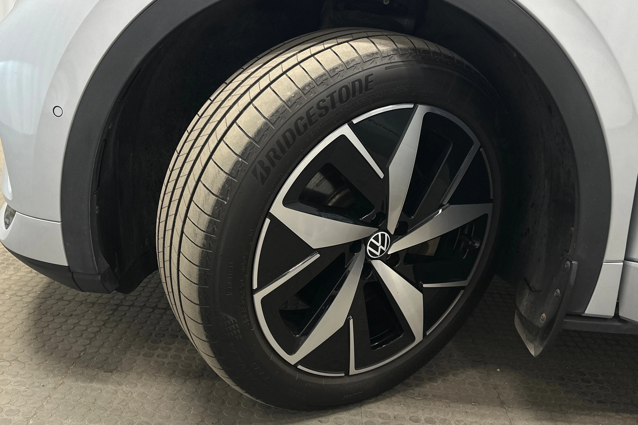 hopea Volkswagen ID.4 2022 kuva 10.