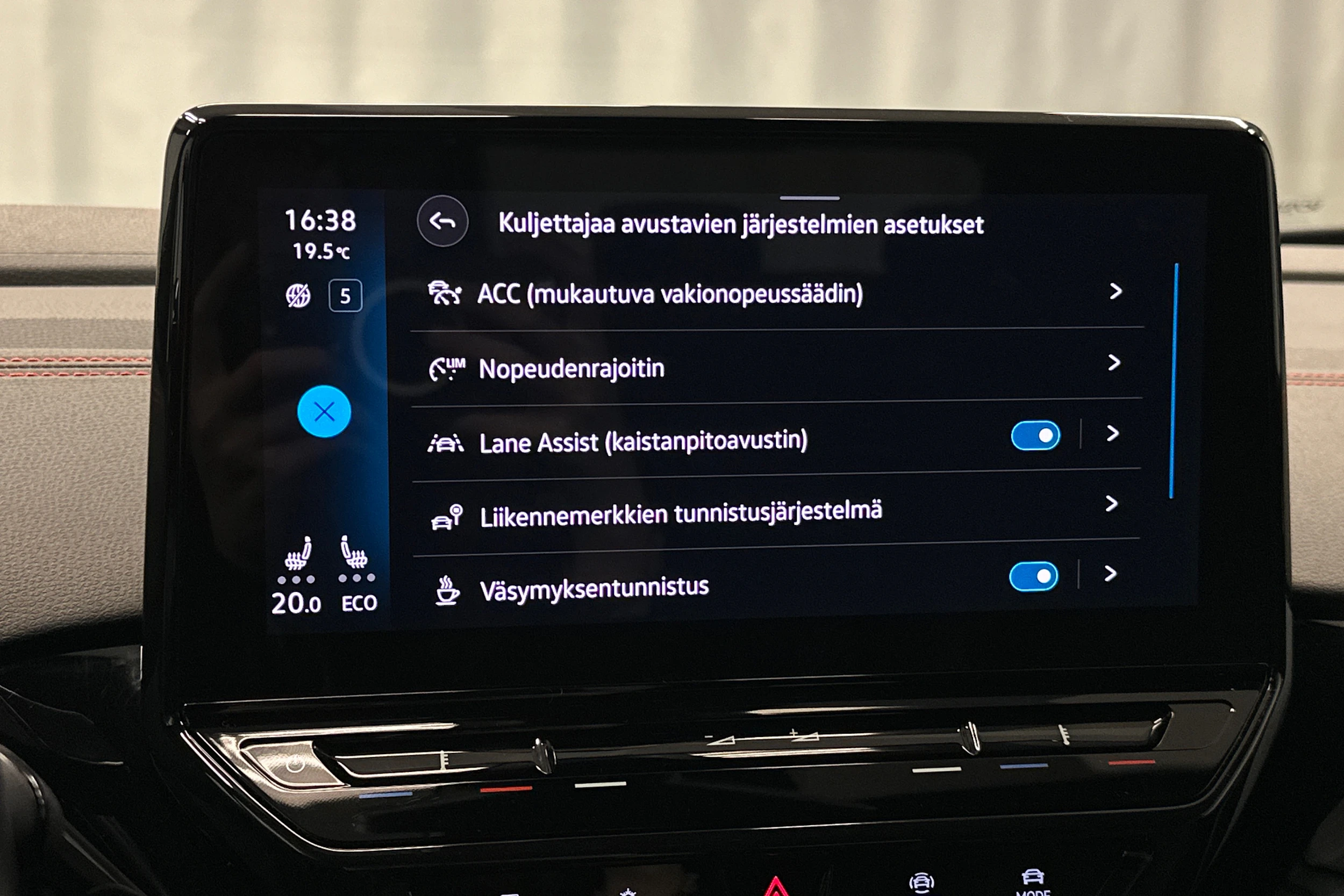 hopea Volkswagen ID.4 2022 kuva 27.