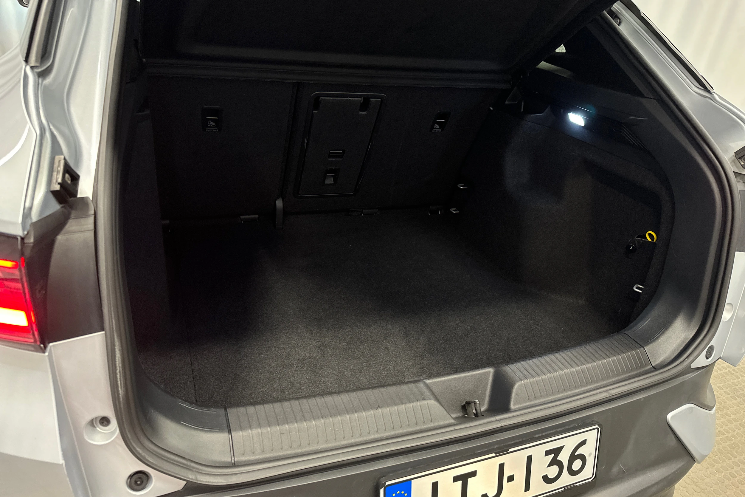 hopea Volkswagen ID.4 2022 kuva 31.