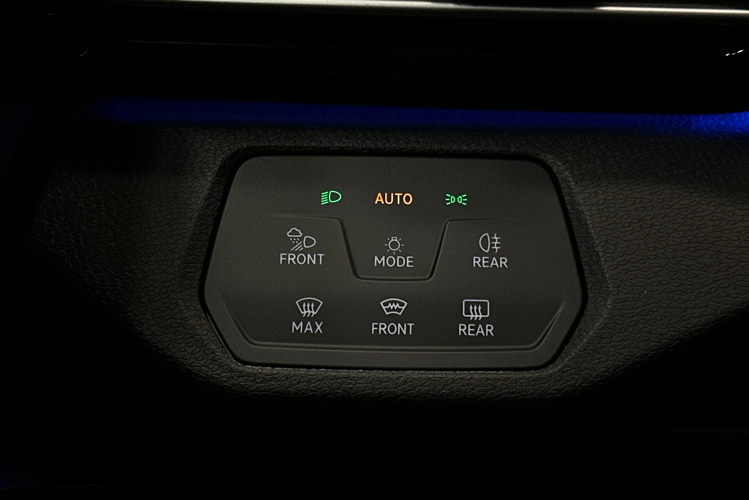 musta Volkswagen ID.4 2023 kuva 15.