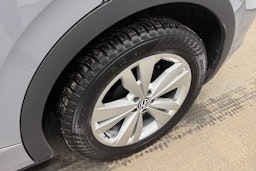 harmaa Volkswagen ID.4 2023 kuva 13.