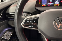 harmaa Volkswagen ID.4 2023 kuva 14.