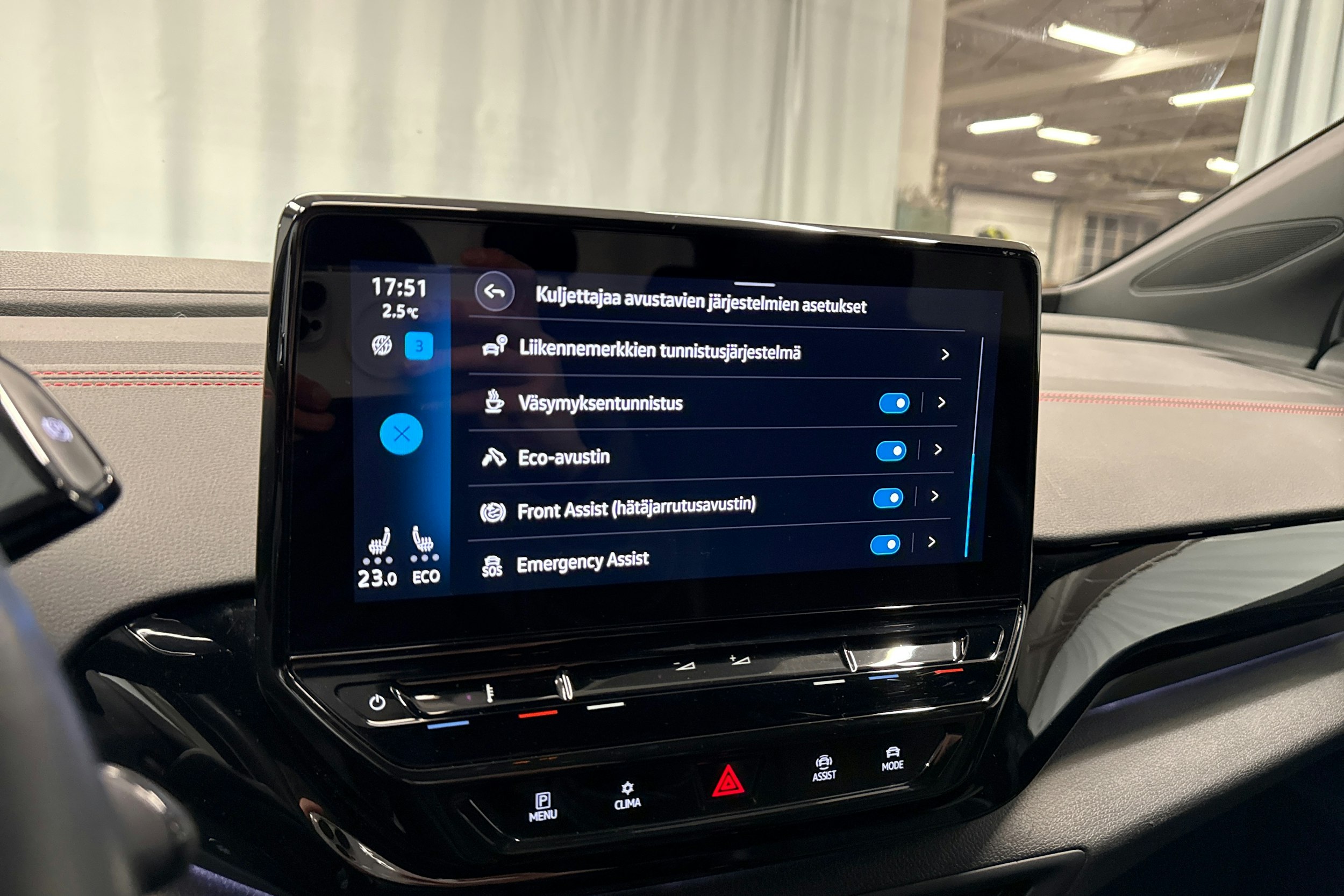 harmaa Volkswagen ID.4 2023 kuva 22.