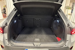 harmaa Volkswagen ID.4 2023 kuva 27.