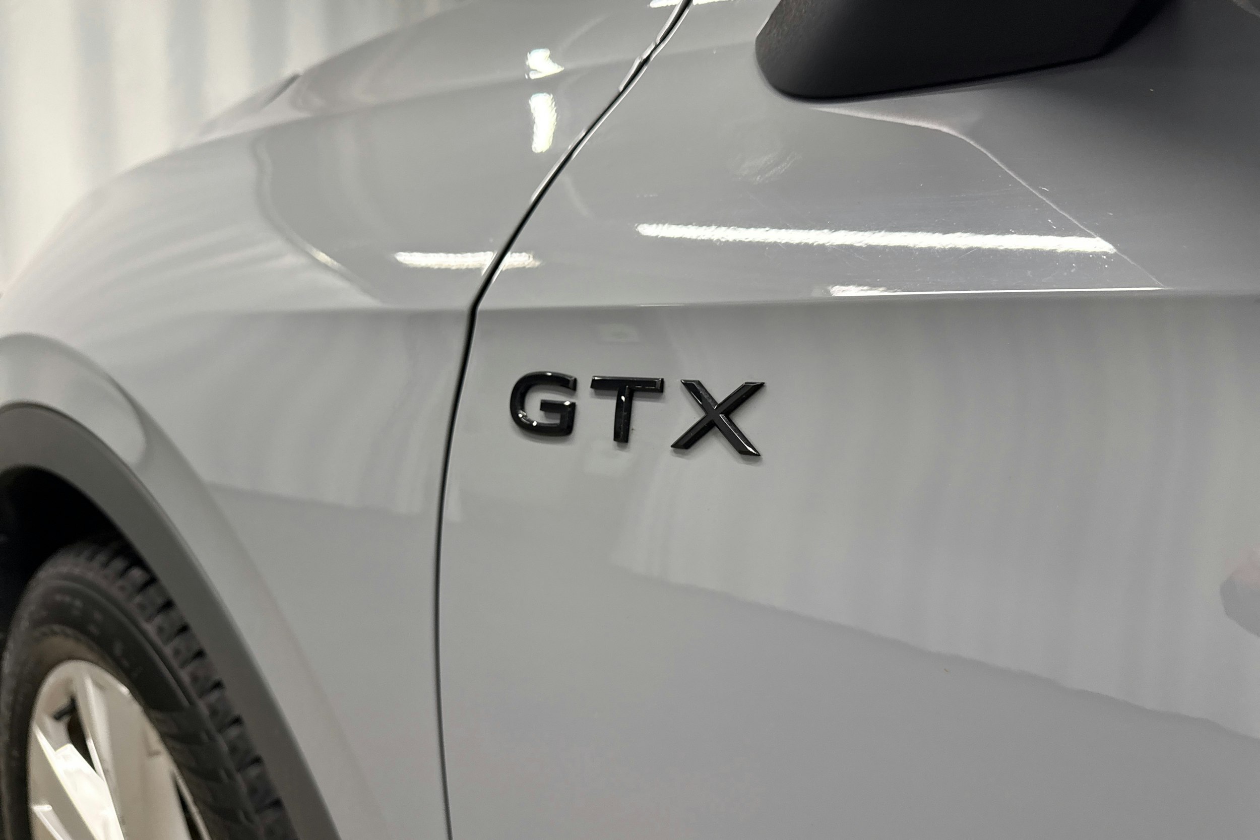 harmaa Volkswagen ID.4 2023 kuva 30.