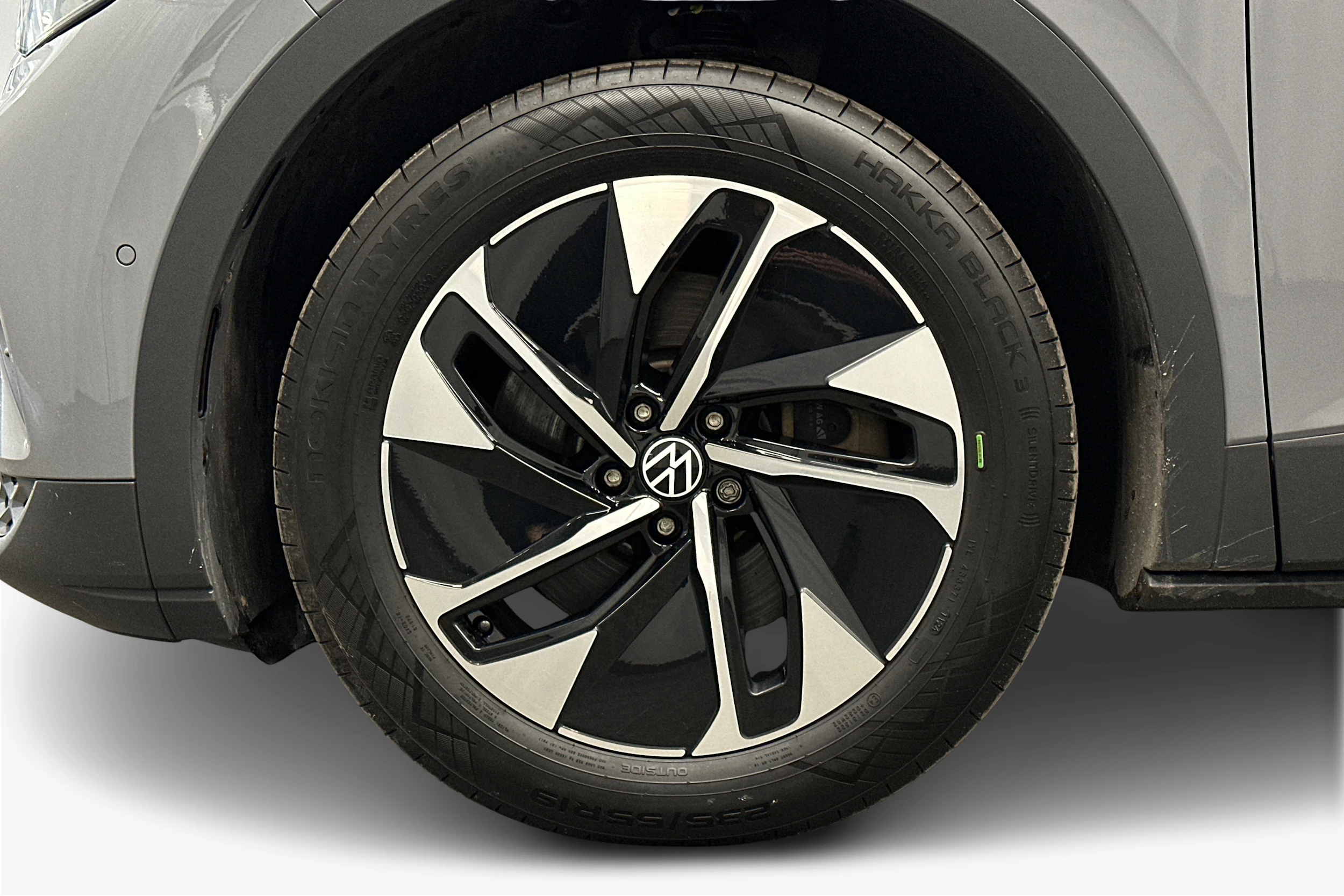 harmaa Volkswagen ID.4 2023 kuva 12.
